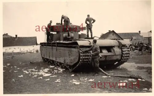Russ. Panzer T-35 Tank erbeutet bei Winniza Ukraine Ostfront