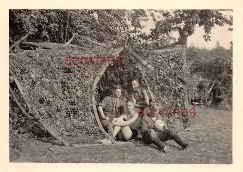 getarnte Funkstelle deutsche Soldaten bei Rochehaut Belgien