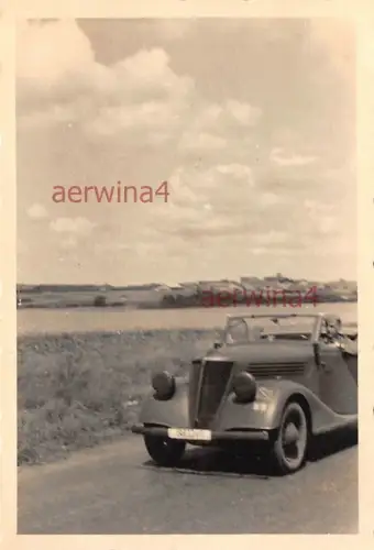 PKW Wanderer mit Taktischen Zeichen bei Orleans Frankreich