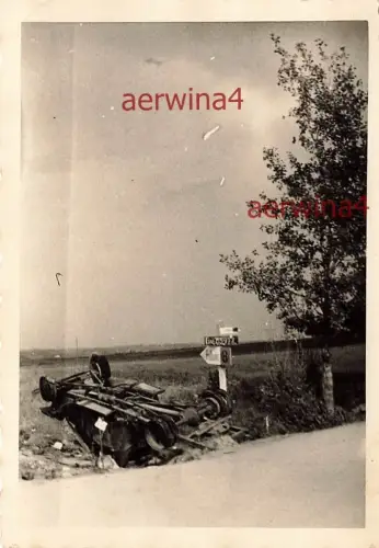 Pak Treffer zerstörtes Auto bei Dünaburg Lettland Ostfront