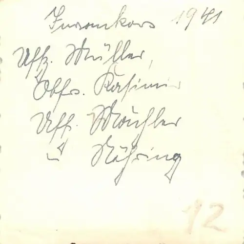 Deutsche Soldaten am LKW vor Quartier in Insankow Ostfront