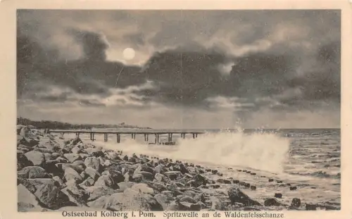 Ostseebad Kolberg i. Pom. Spritzwelle an de Waldenfelsschanze Postkarte AK
