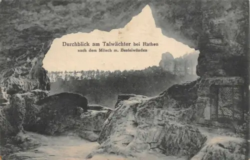 Durchblick am Talwächter bei Rathen nach dem Mönch m. Basteiwänden Postkarte AK