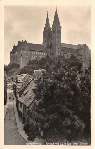Quedlinburg Schloß mit Dom und alter Gasse Feldpostkarte AK 1942