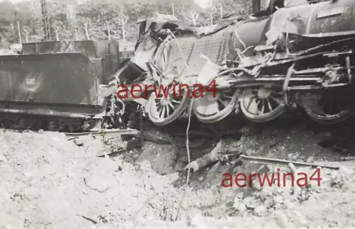 Zerstörte franz. Dampflock in Evreux Frankreich