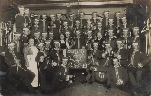 Foto-AK 1.WK Gruppenfoto Soldaten des Garde-Reiter-Regiment Dresden Sachsen