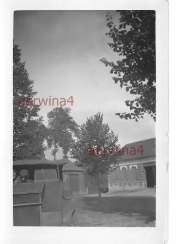 Deutscher Soldat mit Mskottchen im USA LKW Chevrolet C 15 Rely Frankreich