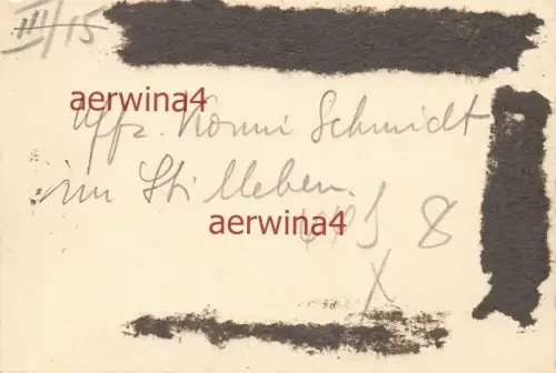 Deutscher Soldat beim Brief schreiben bei Dünkirchen Frankreich