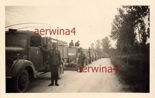 Deutsche Soldaten mit LKW Mercedes 3000 Vormarsch bei Epinal Frankreich