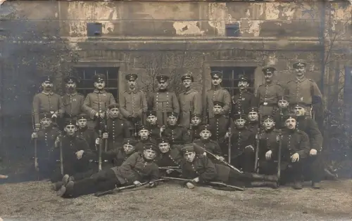 Fotokarte 1.WK Gruppenfoto Soldaten des Infantrie-Regiment 104 Chemnitz