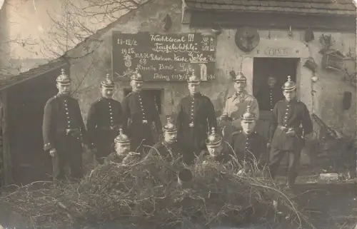 Foto AK 1.WK Soldaten Sachsen AR.68 Pickelhaube Petroleum Wache Lyk Ostpreussen