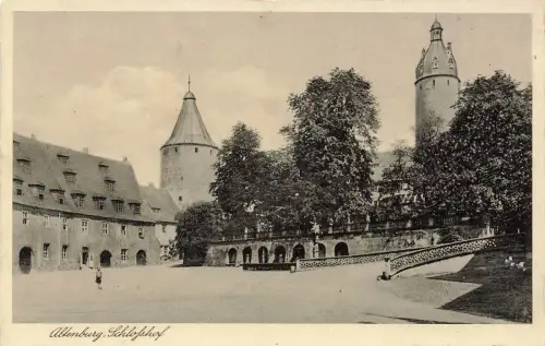 Blick auf den Schlosshof mit Auffahrt in Altenburg Thüringen Postkarten AK