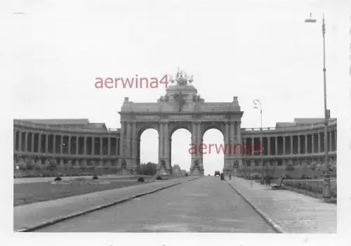 Deutsche Soldaten am Triumpfbogen Brüssel Belgien