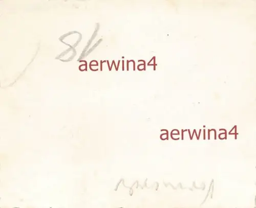 Nackte Soldaten mit Pfeife und Kennmarke Rast bei Laubana Lettland Ostfront