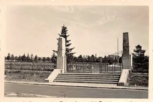 Eingang zum Friedhof 1. Weltkrieg in Frankreich