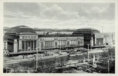 Hauptbahnhof mit Straßenbahn in Leipzig Sachsen Postkarte AK