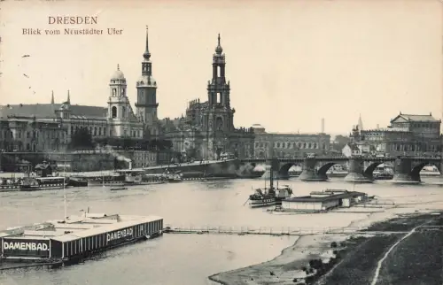 Blick vom Neustädter Ufer mit Damen Bad in Dresden Sachsen Postkarte AK 1914