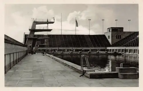 Leipzig Schwimmstadion an der Friedrich-Ebert-Straße Postkarte AK