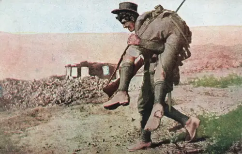 Australischer Soldat trägt seinen Kameraden zum Feldlazarett Postkarte AK