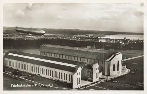 Luftbild mit Zeppelin Friedrichshafen am Bodensee Baden-Württemberg Postkarte AK