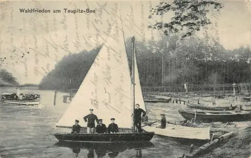 Teupitz Waldfrieden am Teupitzsee Männer im Boot Postkarte