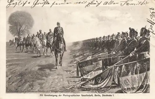 AK 1.WK Kaiser Wilhelm I. Soldaten erbeutete Fahnen Tempelhofer Felde 1914