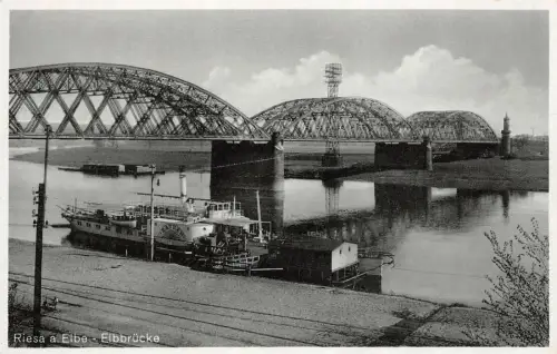 Elbbrücke mit Dampfer in Riesa Sachsen Postkarte AK