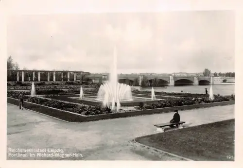 Reichsmessestadt Leipzig Fontänen im Richard-Wagner-Hain Postkarte AK