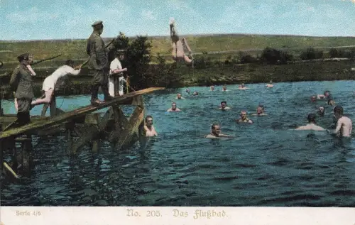 Das Flussbad No. 205 Soldaten beim Baden Postkarte AK