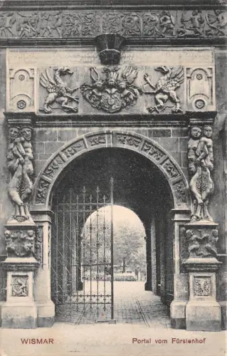 Wismar Portal vom Fürstenhof Postkarte AK
