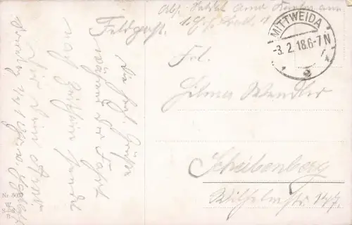 Das Glück im Winkel Kleiner Soldat mit Mädchen Postkarte AK 1918