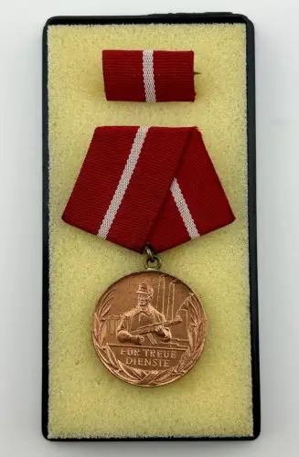 DDR Orden, Für Treue Dienste in den Kampfgruppen der Arbeiterklasse in Bronze