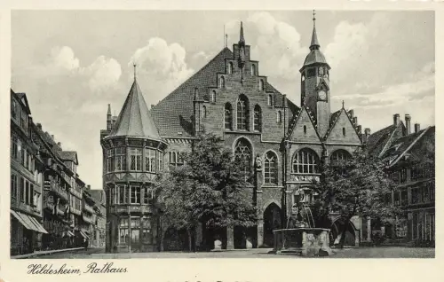 AK Hildesheim Rathaus Springbrunnen Niedersachsen ungelaufen Postkarte