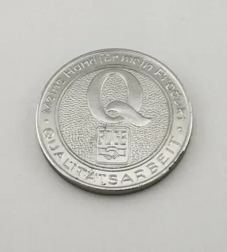 DDR Medaille Qualitätsarbeit Erfüllung der Hauptaufgabe VIII. Parteitag der SED