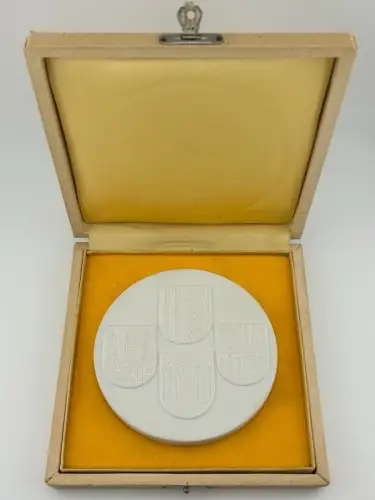 DDR Medaille Arbeiter-Wohnungsbau-Genossenschaft, Für Hervorragende Leistungen
