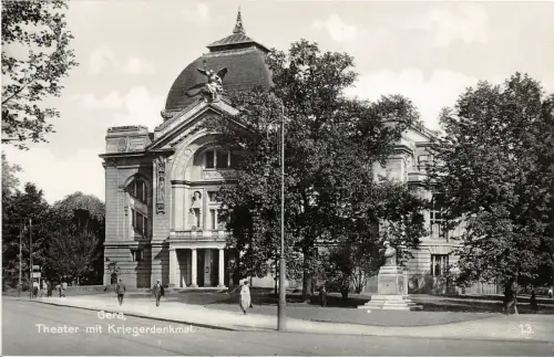 Gera Theater mit Kriegerdenkmal Postkarte AK