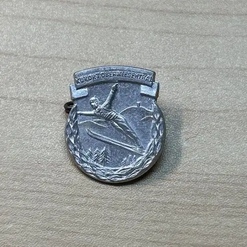 Wintersportabzeichen - Kurort Oberwiesenthal DDR Abzeichen