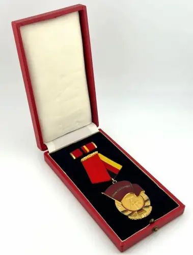 DDR Orden Banner der Arbeit Einstufige Ausgabe, Bartel Nr. 6c