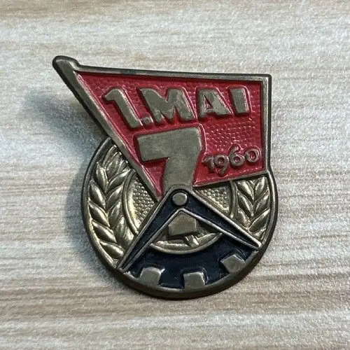 1.Mai.1960 Anstecknadel Blechschild DDR