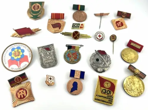 DDR Abzeichen Konvolut 20 Stück Sammlung Orden Medaillen Auszeichnungen #2