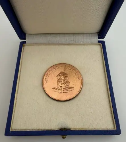 DDR Medaille Vietnam Siegt Solidarität Hilft Siegen 1972