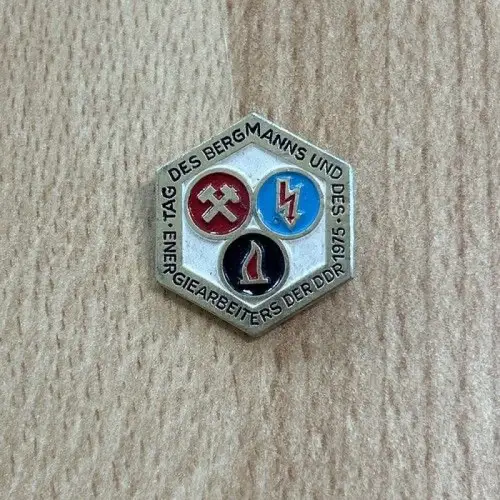 DDR Abzeichen Anstecknadel Tag des Bergmanns Und des Energiearbeiters 1975