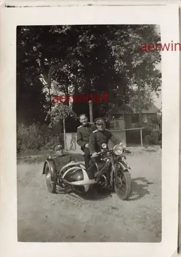 Soldaten mit Mottorrad BMW R11 mit Steib Beiwagen