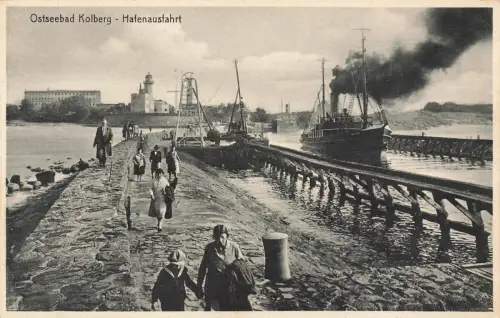Ostseebad Kolberg Pommern Hafenausfahrt AK Postkarte