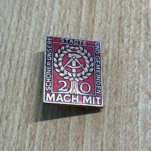 DDR 20 jahre Mach mit wettbewerb abzeichen