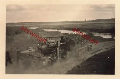 Vormarsch Zugmaschine 8,8cm Flak vor Kiew Ukraine Ostfront