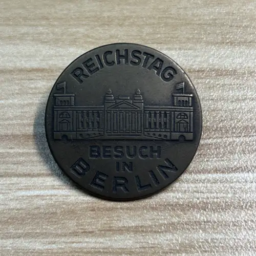 Abzeichen Reichstag Besuch in Berlin Braun