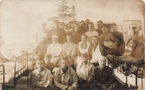 Fotokarte 1.WK Weihnachten verletzte Soldaten Krankenschwestern Lazarett Brünn