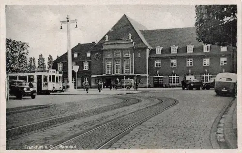 AK Frankfurt Oder Bahnhof Strassenbahn PKW Brandenburg 1943 gelaufen Postkarte