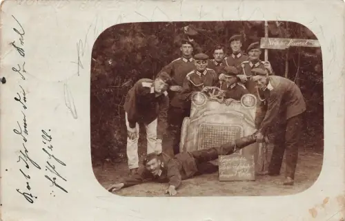 Fotokarte 1.WK Gruppenfoto Soldaten Verunglückte Reservefahrt Hildburghausen